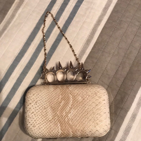 Clutch - Picture 1 of 2